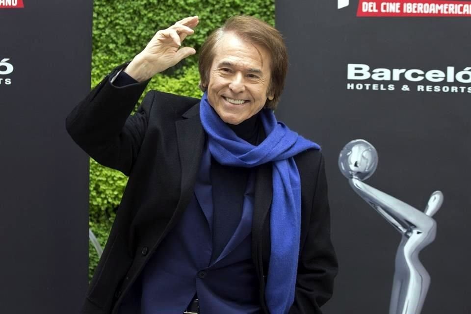 Raphael será galardonado durante la gala de esos premios a lo mejor de la música latina en Estados Unidos