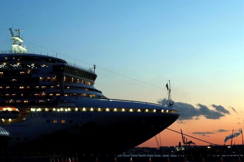 El Diamond Princess se encuentra anclado en Yokohama.