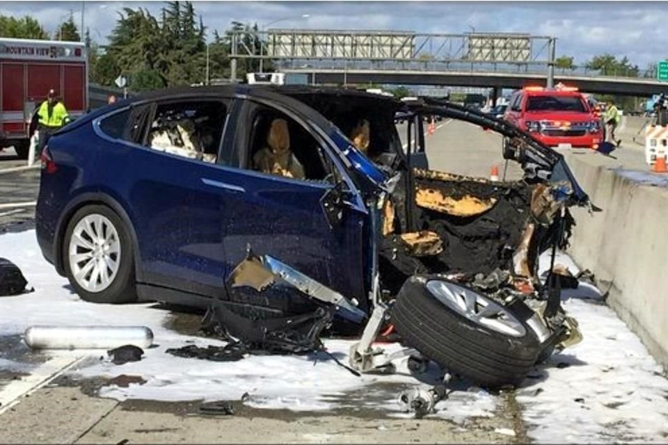 Walter Huang, un conductor de 38 años, murió después de que su Tesla Model X se estrellara contra un separador de carreteras en Mountain View, California, el 23 de marzo de 2018.