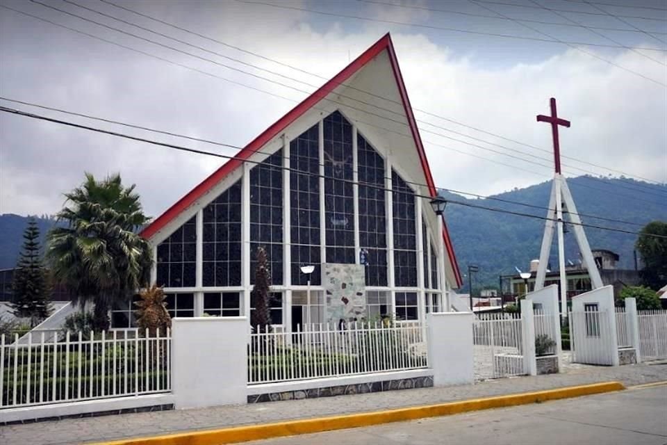 Familiares realizaron una ceremonia en una parroquia del Municipio poblano de Juan Galindo para despedir a Ingrid.