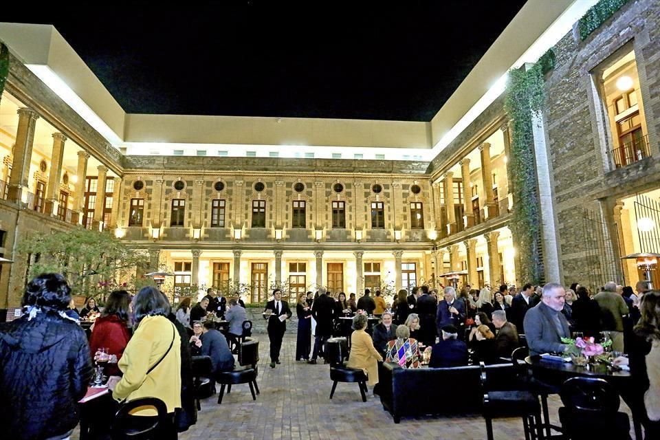 Los asistentes disfrutaron de la arquitectura de la Escuela Superior de Música y Danza de Monterrey.