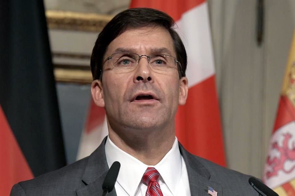 Mark Esper durante una conferencia de prensa en Munich.