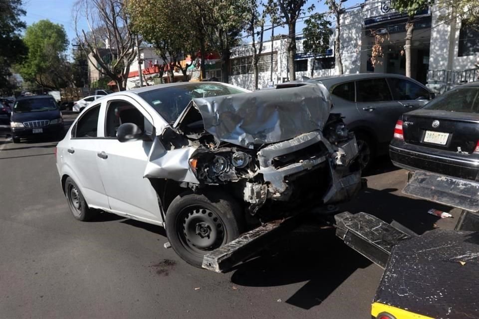 El accidente ocurrió en la esquina de Tlalayote y Sabino, según reportes policiales.