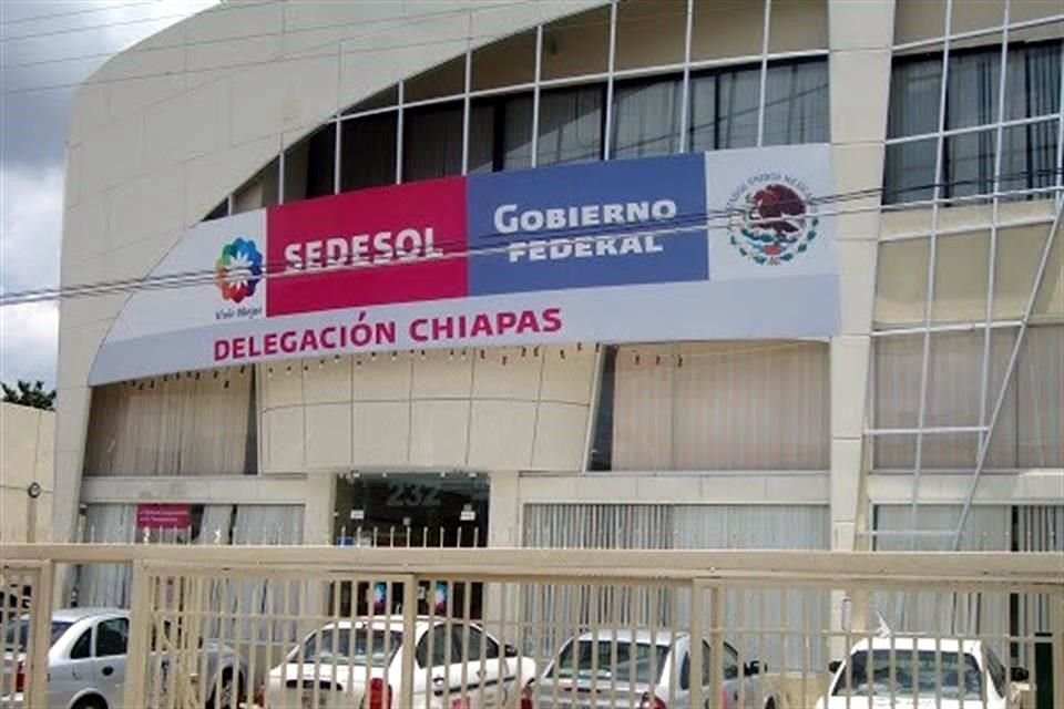 Orduña fue acusado de solicitarle a la Sedesol el pago de 28 millones 721 mil 300 pesos para la Universidad Autónoma de Chiapas (UNACH) por un servicio que no fue prestado.