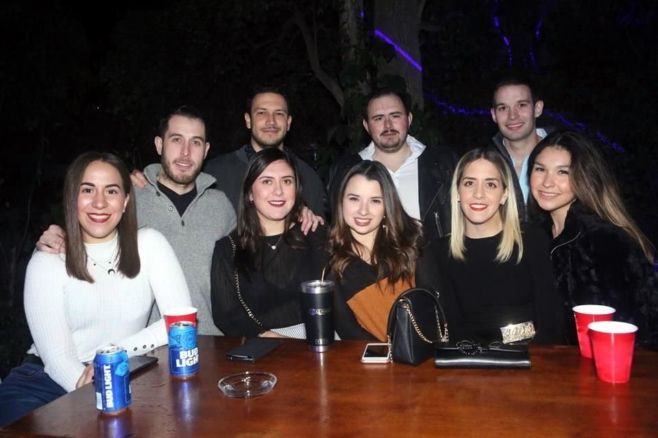 David Garza, Arturo Rivera, Benjamin García, Julian Treviño, Gaby Del Castillo, Pamela Salinas, Gina Zambrano, Cecilia Villalpando y Andrea Durán