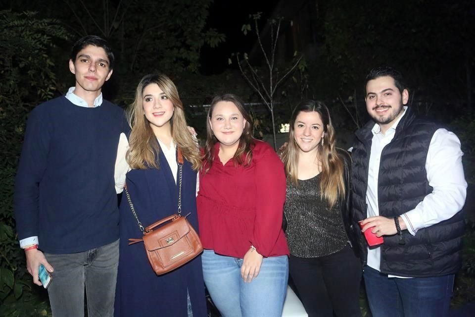 Pablo Meza, Mariana Meza, Gaby Mustieles, María Elisa Martínez y Mauricio González