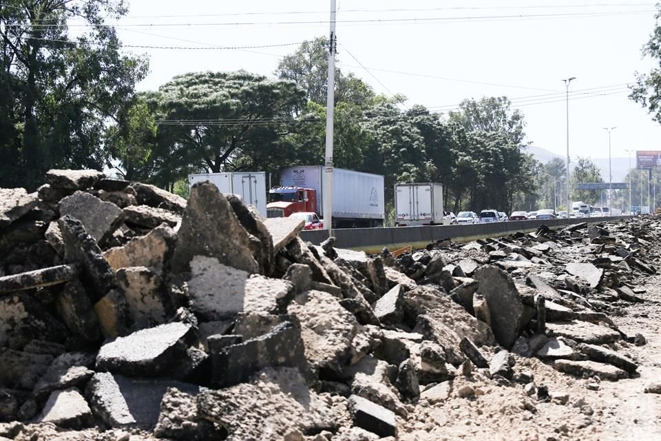 A las restricciones viales que hay en Periférico,  el domingo se sumará uno más que va de la Calle Puerto Guaymas a la Carretera a Chapala.