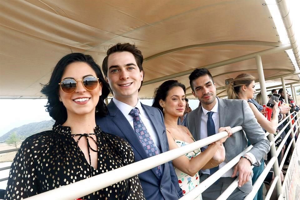 Valeria Isassi, Joaquín Rubio, Ale San Miguel y Enrique Zaragoza