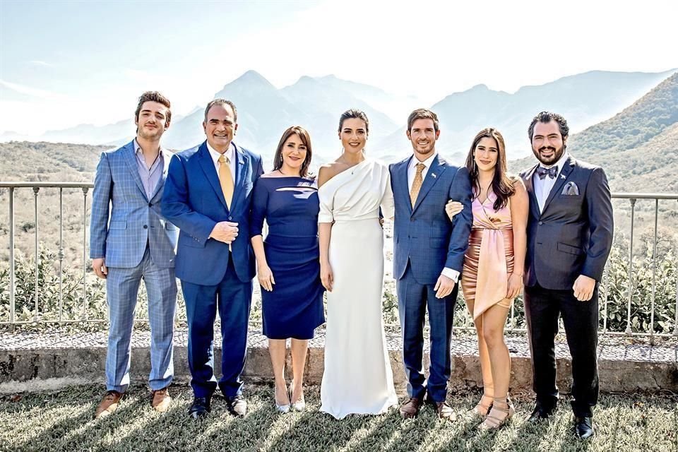 Andrés Manuel Garza Guajardo, Virgilio Garza Treviño, Myriam Guajardo de Garza, los novios, Miriam Garza Guajardo y Daniel Marcelo Garza Guajardo