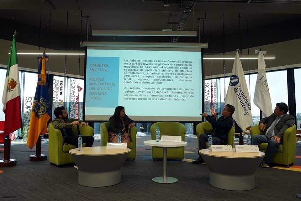El foro contó con la participación de cuatro destacados inventores jaliscienses.