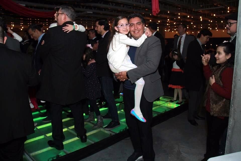 Victoria Guerrero y Manuel López