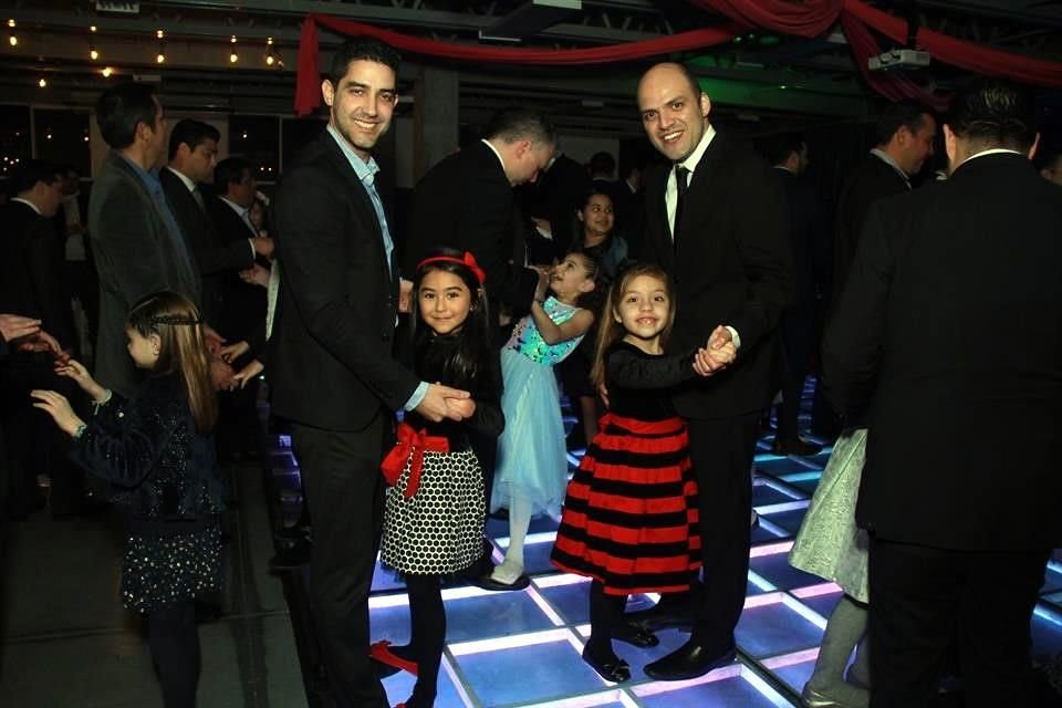 Nabor Medina, Scarlett Medina, Mariana Meléndez Mena y Daniel Meléndez