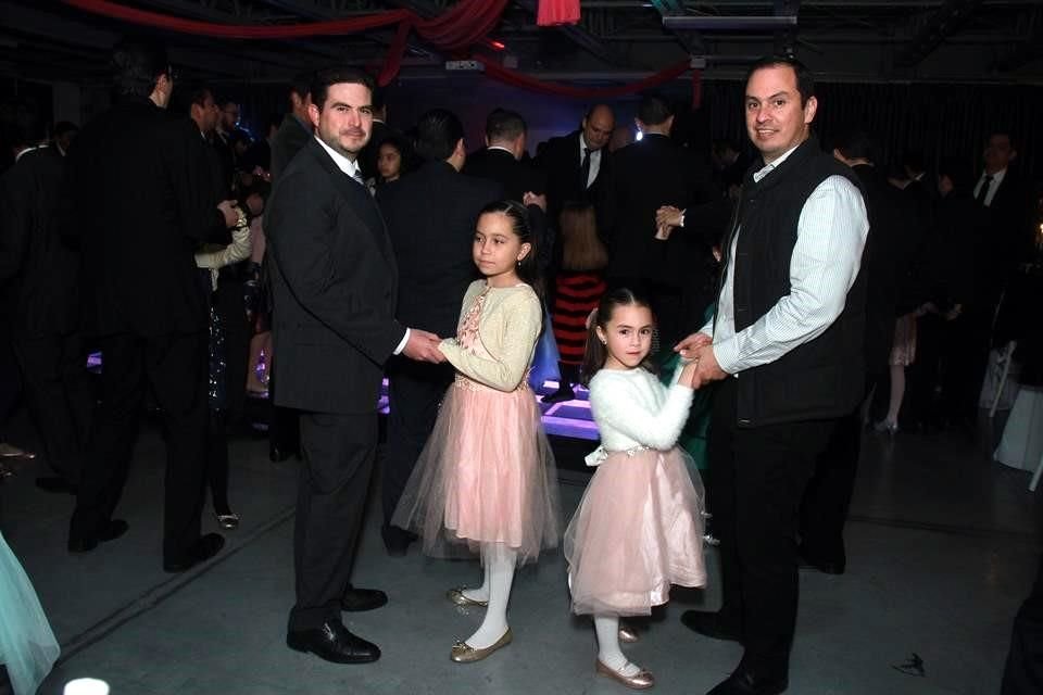 Jorge Mutre, Mariana Mutre, Valeria Ayala y Abraham Ayala