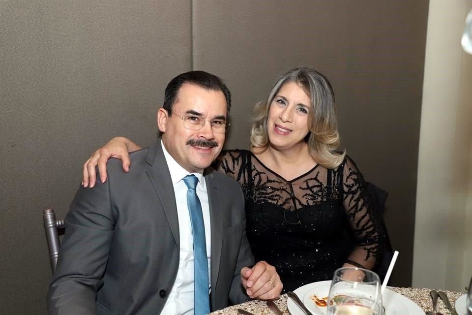 Juan Antonio Barrera y Leticia López