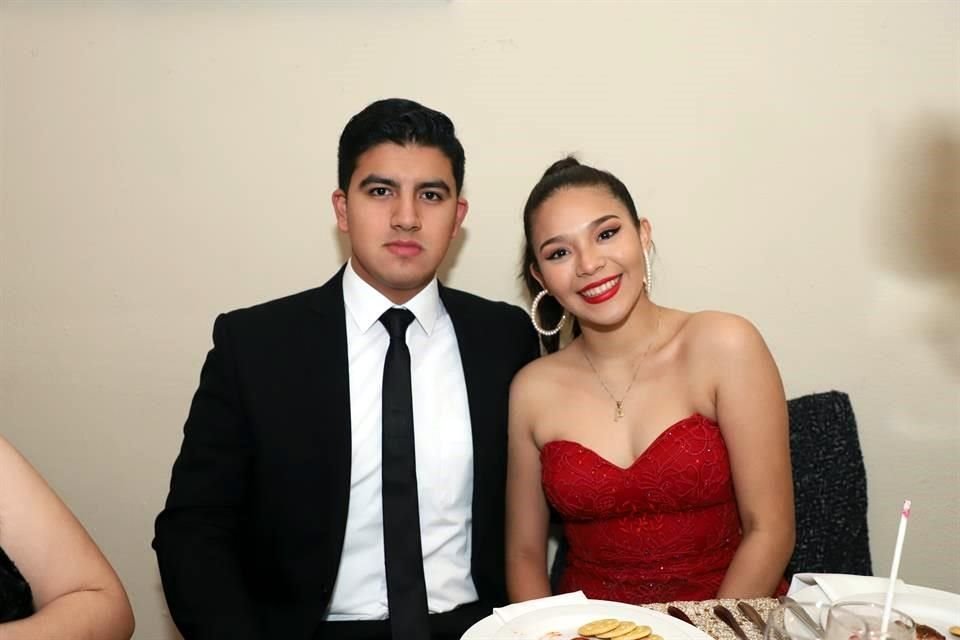 Miguel Ángel López y Paulina Mota