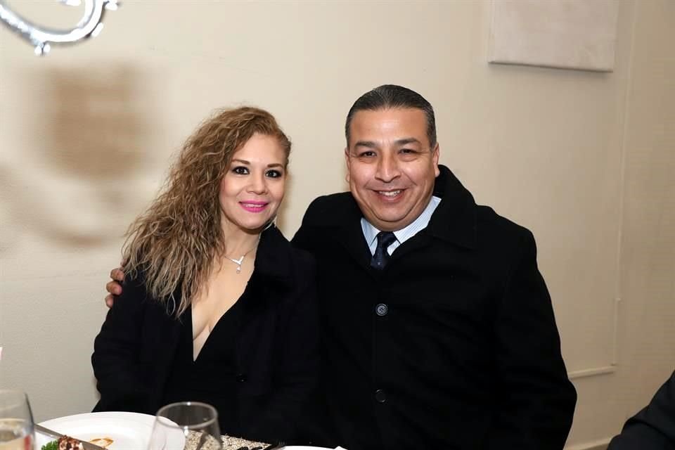 Sandra Martínez y Daniel Mota