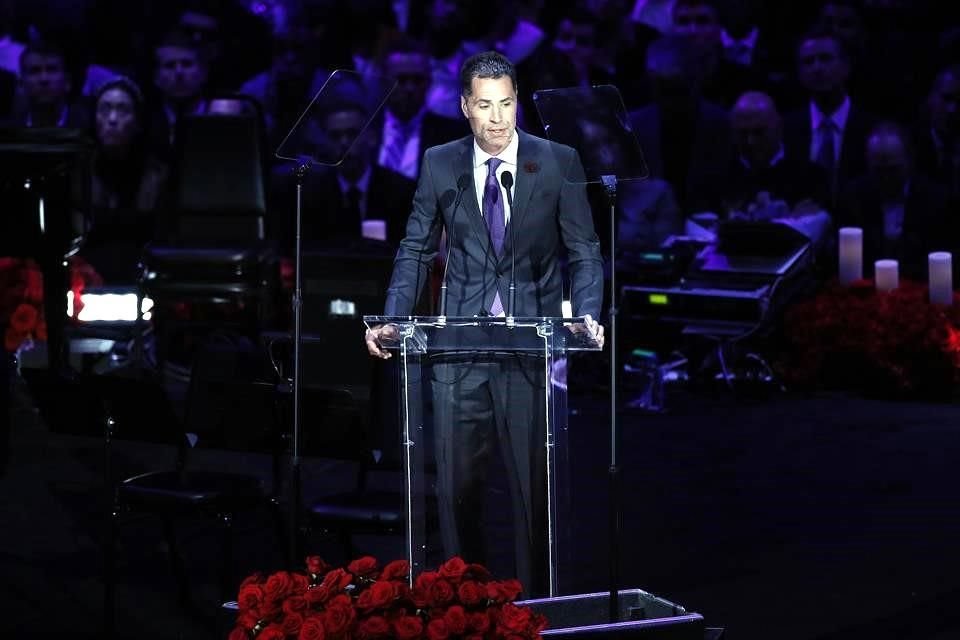 Rob Pelinka, gerente general de los Lakers, habló como amigo de Kobe y padrino de Gianna.