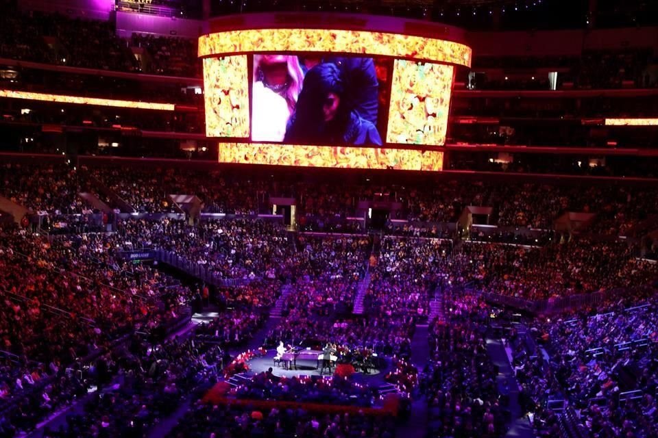 El Staples Center lució repleto para el memorial al ex jugador.