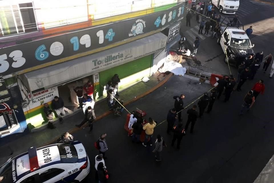 Versiones de testigos señalan que los agresores abrieron fuego de forma directa y después escaparon a bordo de una camioneta SUV color vino.