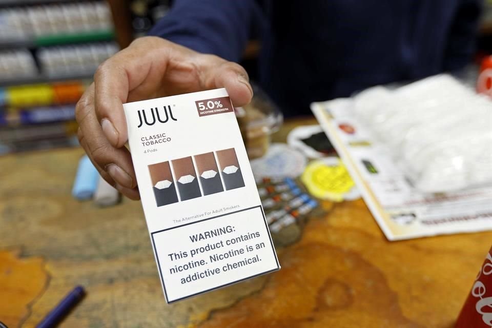 Juul Labs será investigada por 39 estados de EU para determinar si la compañía promovió sus productos de vapeo para menores de edad.