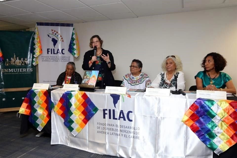 Gasman en la presentación del libro 'Historias de Mujeres de Paz'.