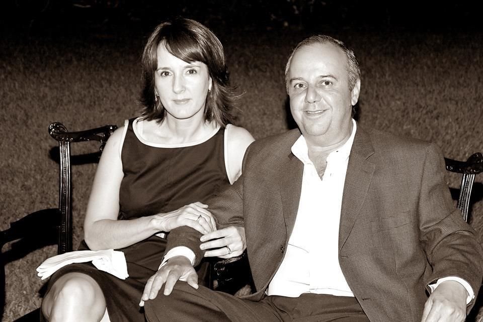 Con su esposa, Gabriela Chapa de Martínez.