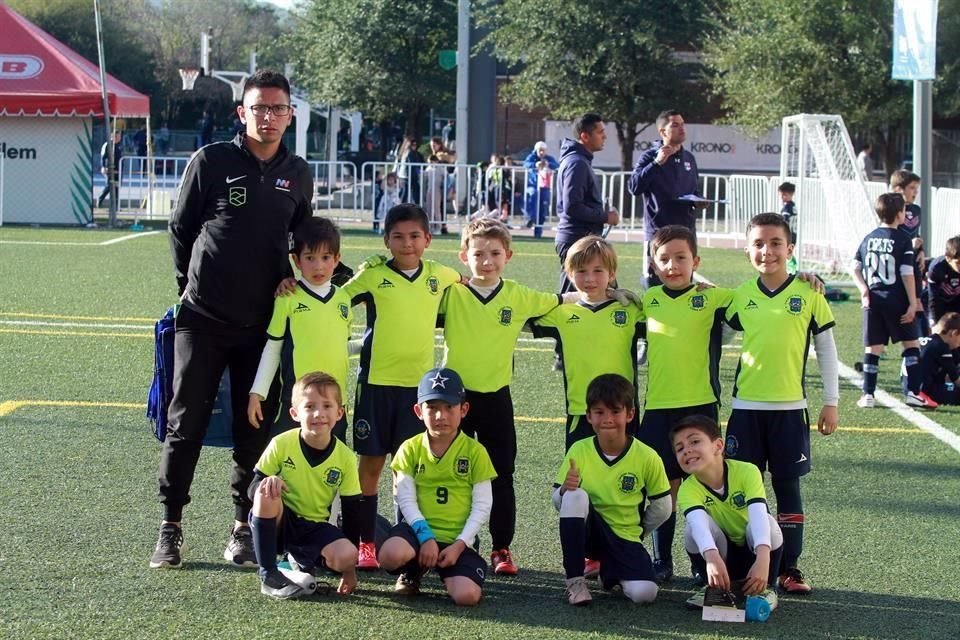 Equipo del colegio Highlands categoría 2012