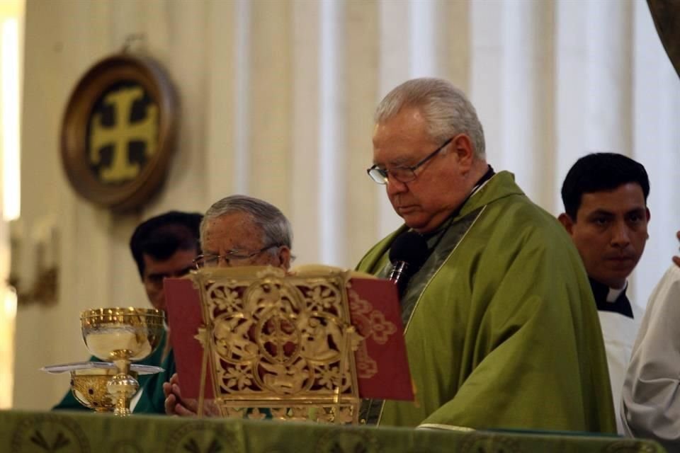 El Cardenal José Francisco Robles Ortega indicó que el llamado a evitar el contacto físico no elimina el rito del saludo de paz, sólo insta a los feligreses a hacerlo con una reverencia o con la voz.