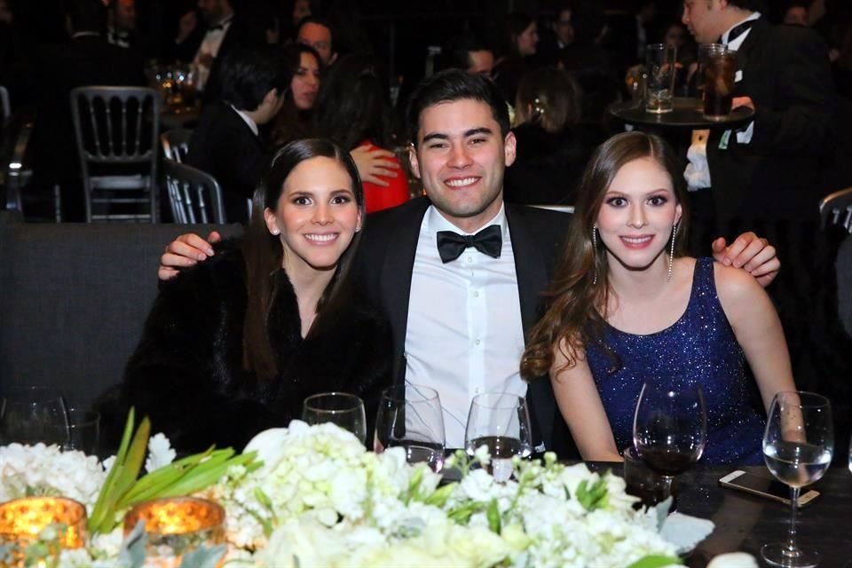 Mariel Tamayo, Roberto Argüello e Isabela Tamayo