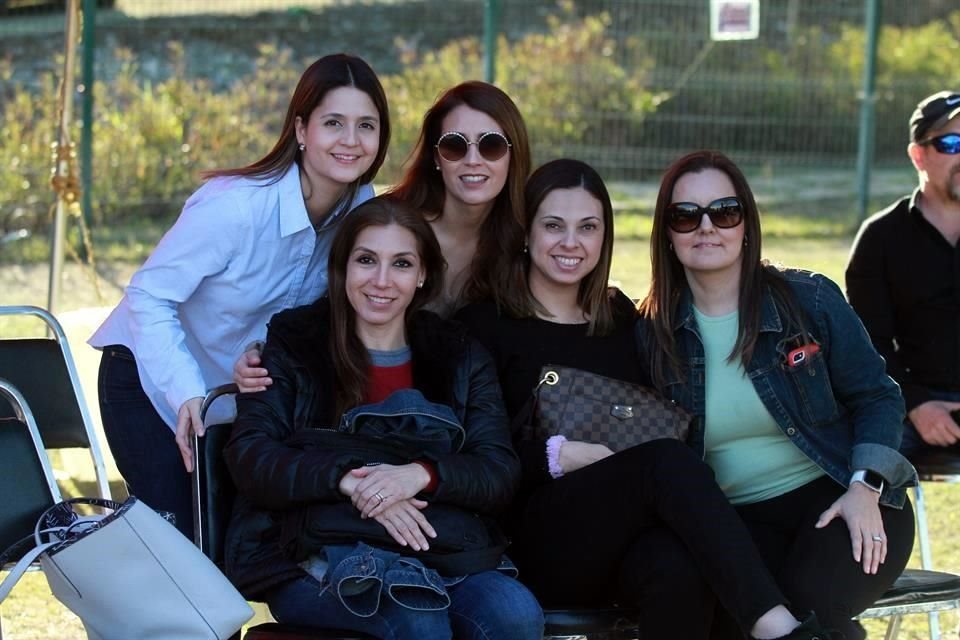 Liliana Montaño, Gaby González, Edna Hernández, Gisel Martínez y Rocío Ibarra