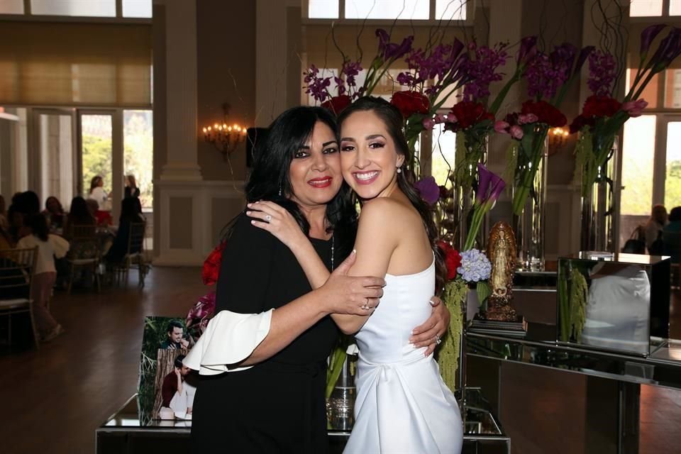 Cristina Marcos de Sánchez y Daniela Alejandra González Villarreal