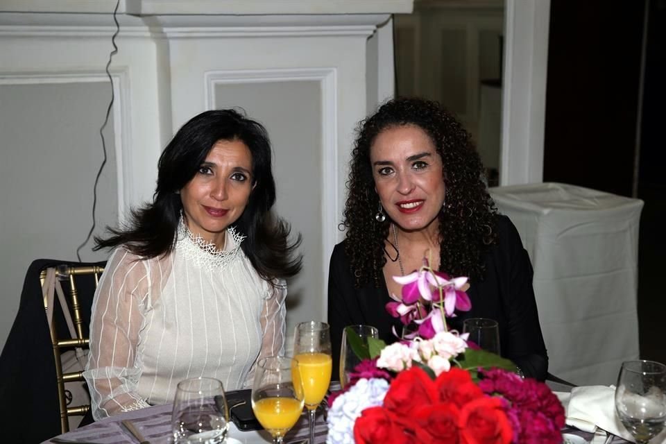 Gaby Morales y Erika López