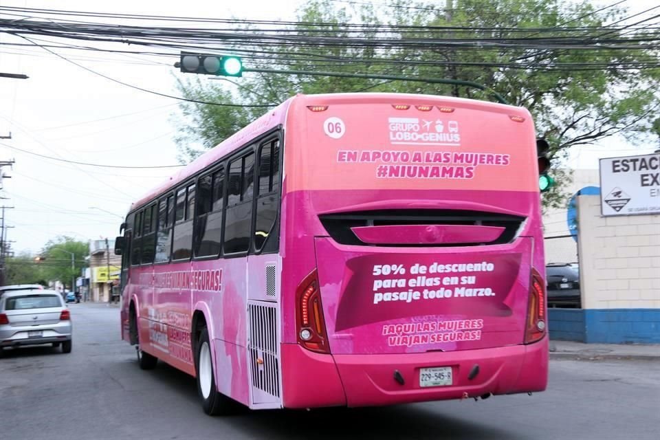 Noé Chávez, director del Instituto de Movilidad, afirmó que esta iniciativa fue planteada por ellos y este grupo transportista accedió a otorgar estos beneficios a las mujeres.