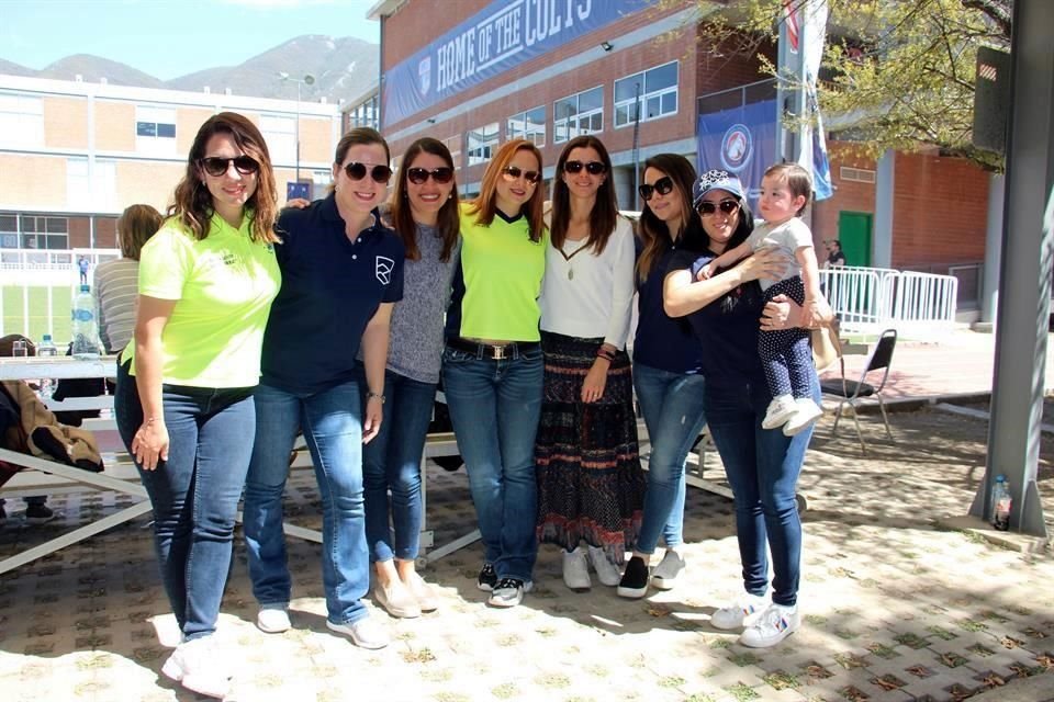 Rosario Rueda de Chávez, Elena Chávez, Brenda López, Karina Gutiérrez de Espeleta, Maggie Astinza, Elsa López, Cynthia Garza y Alba Quintero