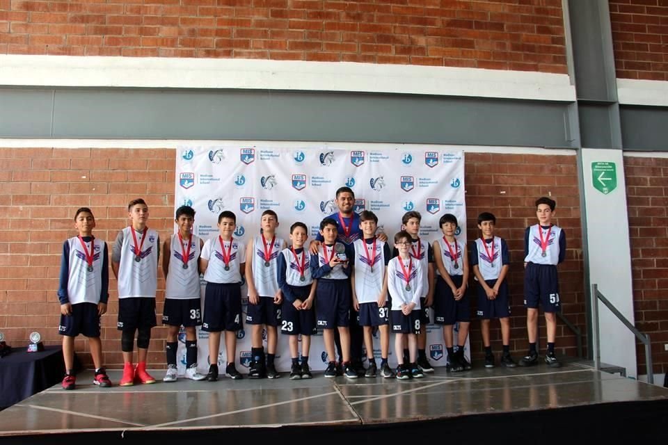 Madison Herradura, segundo lugar categoría 2006-2007, en basquetbol
