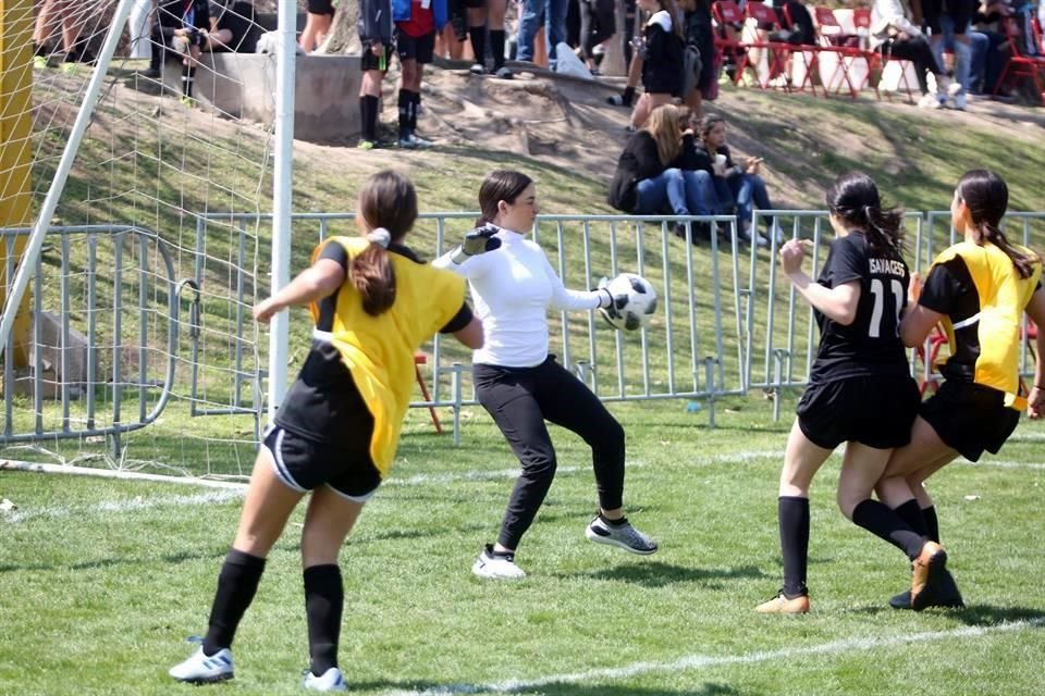 Eva Andonie, portera