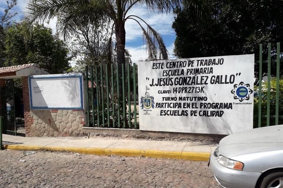 La escuela primaria J. Jesús González Gallo adeuda pagos a los profesores, a una en particular no le pagan desde agosto.
