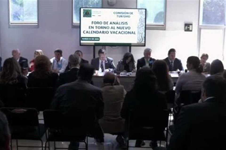 Durante un foro organizado por la Comisión de Turismo, se pidió a los diputados considerar los efectos de eliminar de la ley los fines de semana largos.