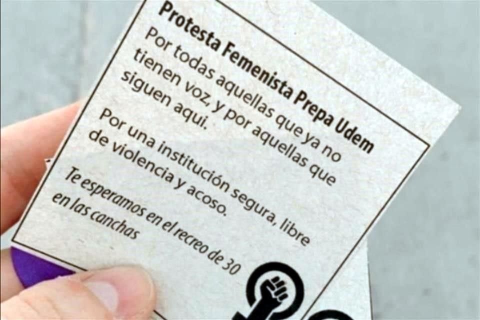 La protesta fue convocada por redes y por medio de volantes repartidos entre la comunidad estudiantil.