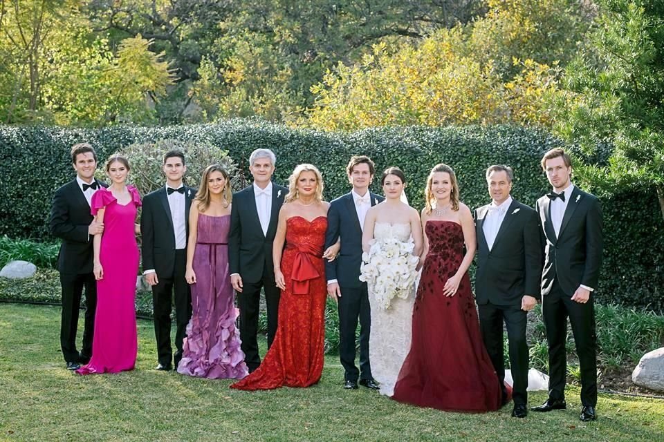 Ricardo Coronado, Diana Pozas, Patricio Garza, Paty Coronado, Ricardo Coronado Quintanilla, Patricia Rodríguez de Coronado, los novios, Maruca Treviño de Galván, José Ángel Galván y Ángel Galván