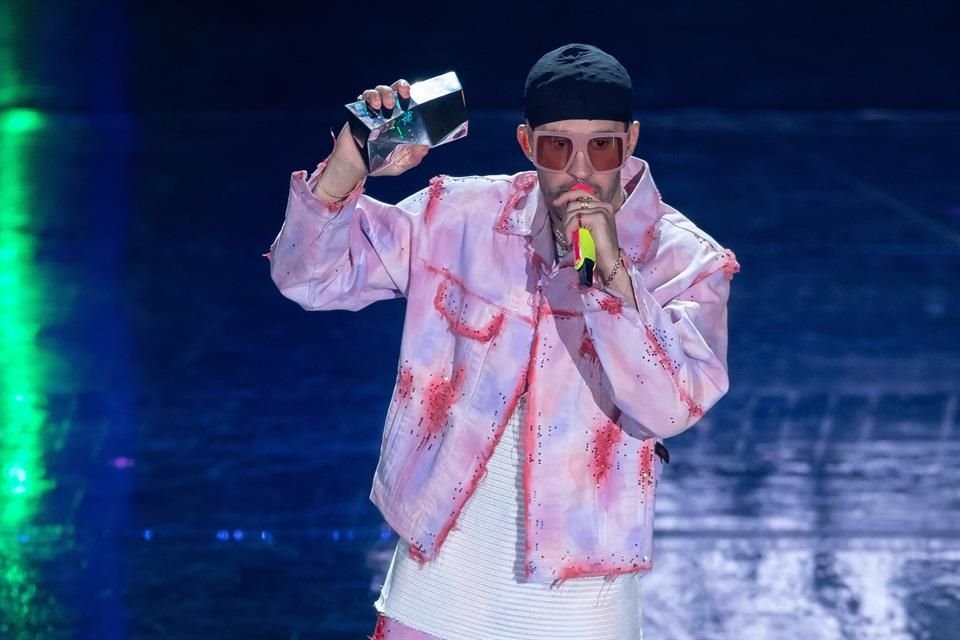 Bad Bunny se llevó tres premios.