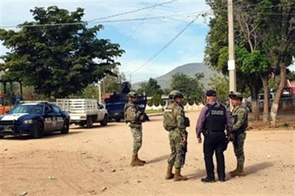 La Secretaría de Seguridad Pública planteó que este enfrentamiento fue un hecho aislado, pero desde hace dos días mantiene un operativo en poblaciones ubicadas al norte de Culiacán.