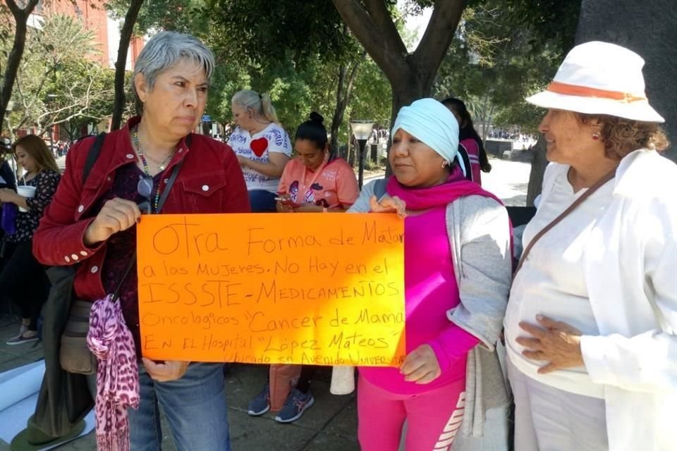 En los mensajes también reprocharon falta de medicamentos que afectan a las mujeres.