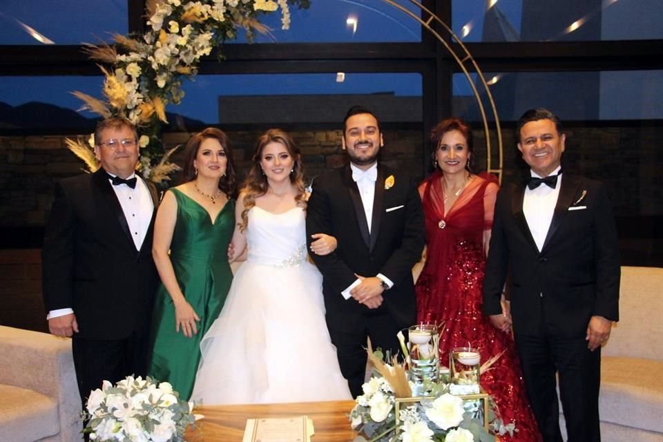 René León Flores, Eva María Salazar de León, LOS NOVIOS, Betty Robledo de Medrano y Alberto Medrano Guerra