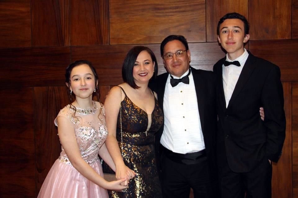 Eugenia Bustos, Leticia Salazar de Bustos, Ignacio Bustos e Ignacio Bustos Salazar