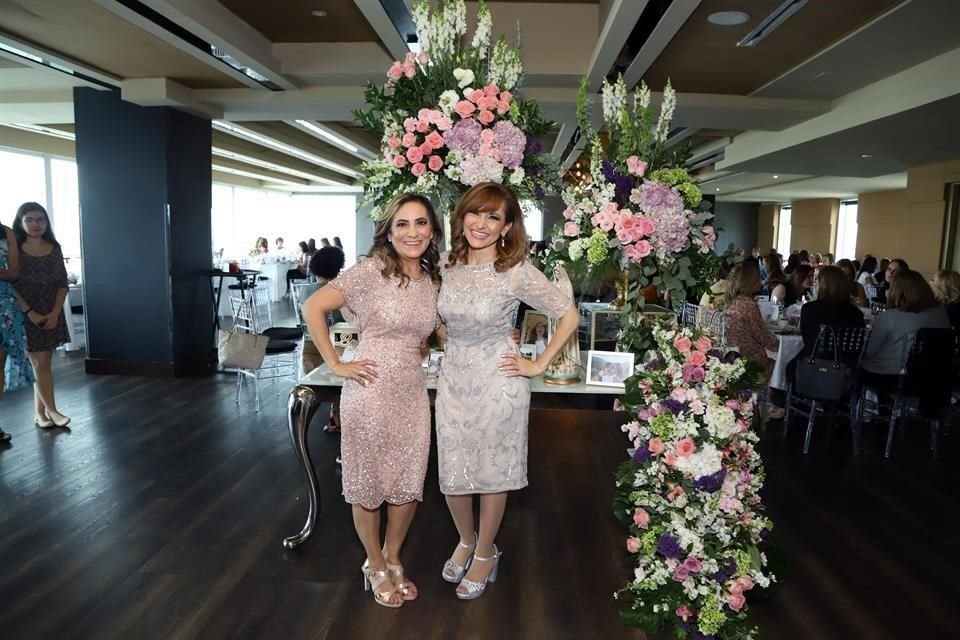 Consuelo Navarro de Villasana y Paty Olivares de Alvarado