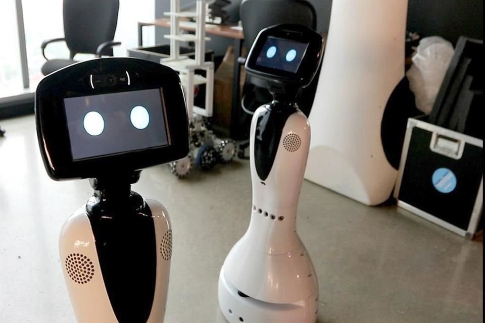 Roomiebot es el primer robot enfermero para evitar el contacto entre pacientes con Covid-19.