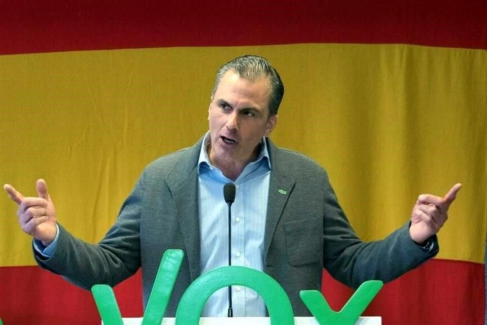 El secretario general del partido Vox, Javier Ortega Smith, dio postigo a prueba de coronavirus tras celebrar mitin en Vistalegre, Madrid.