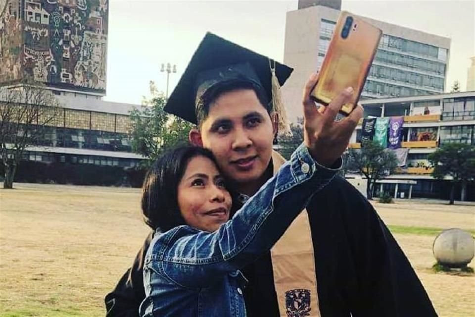 Yalitza Aparicio y su supuesto novio.