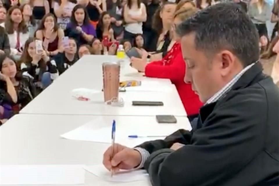 Fernando Quiroga Ramírez, director de la Prepa UDEM Unidad San Pedro, causó indignación en redes.